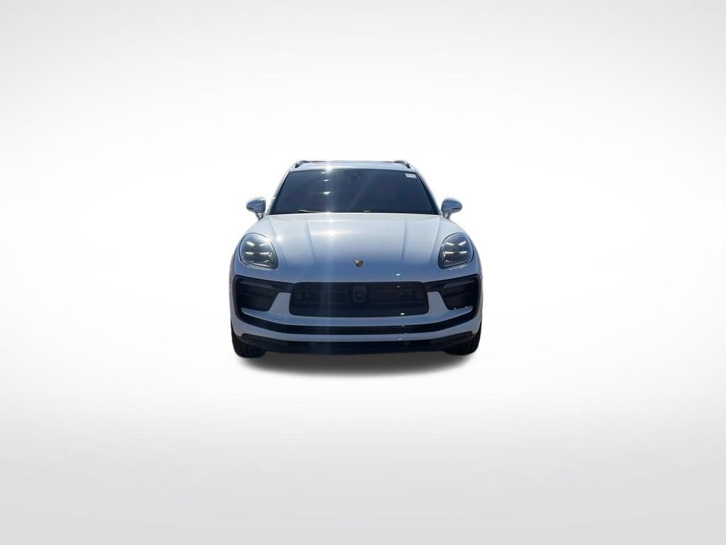 Used 2025 Porsche Macan AWD/4WD image 10