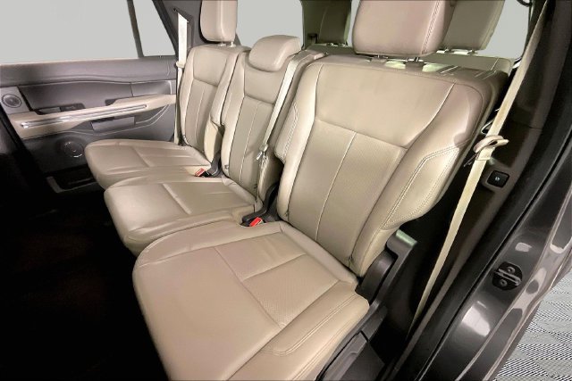 Used 2019 Ford Expedition XLT w/ Equipment Group 202A AWD/4WD image 20