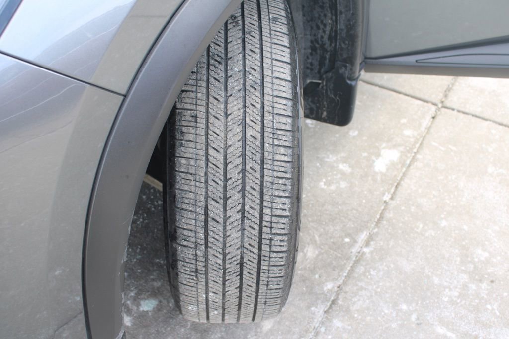 Used 2023 Nissan Rogue S image 12