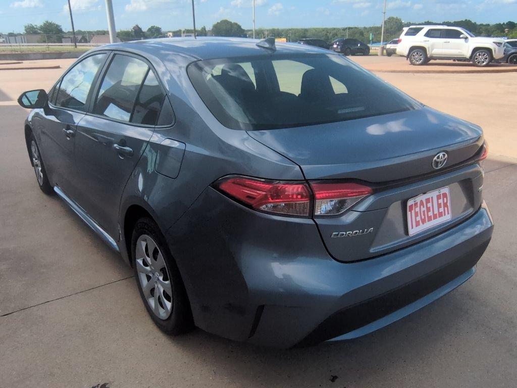 Used 2022 Toyota Corolla LE FWD image 5