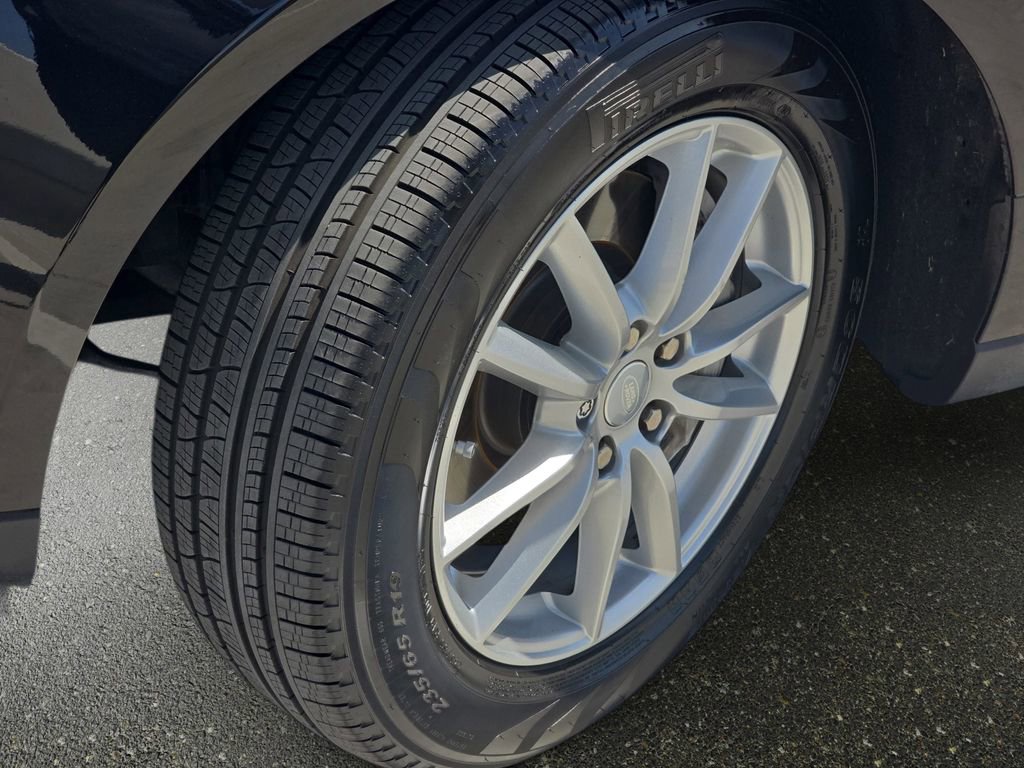 Used 2019 Land Rover Range Rover image 36