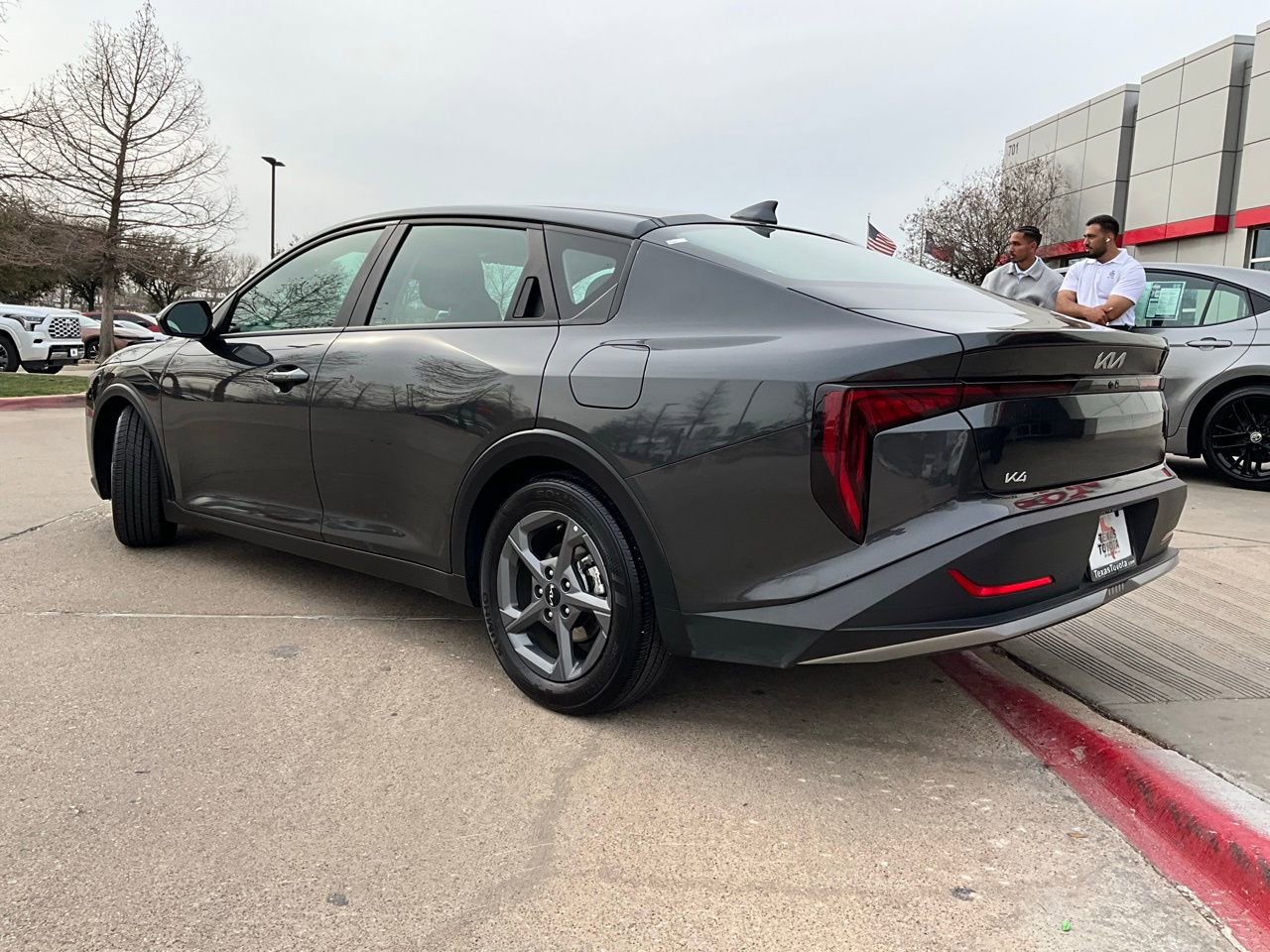 Used 2025 Kia K4 LXS image 8