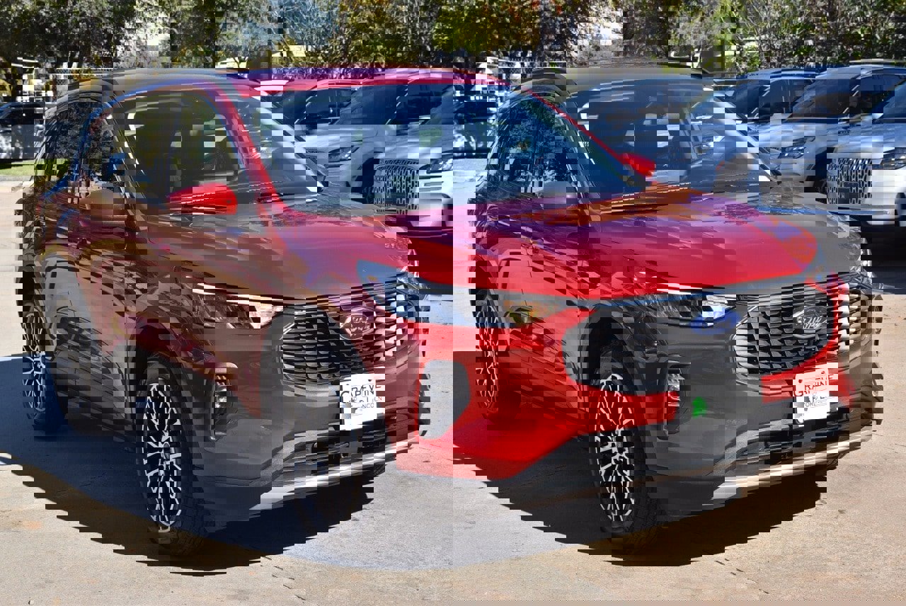 Used 2024 Ford Escape SE image 4