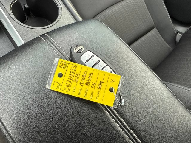 Used 2025 Nissan Altima 2.5 SV FWD image 28