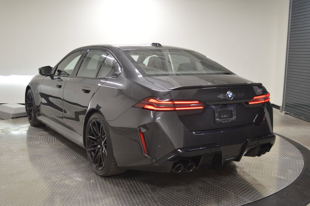 Used 2025 BMW M5 w/ Carbon Package image 3