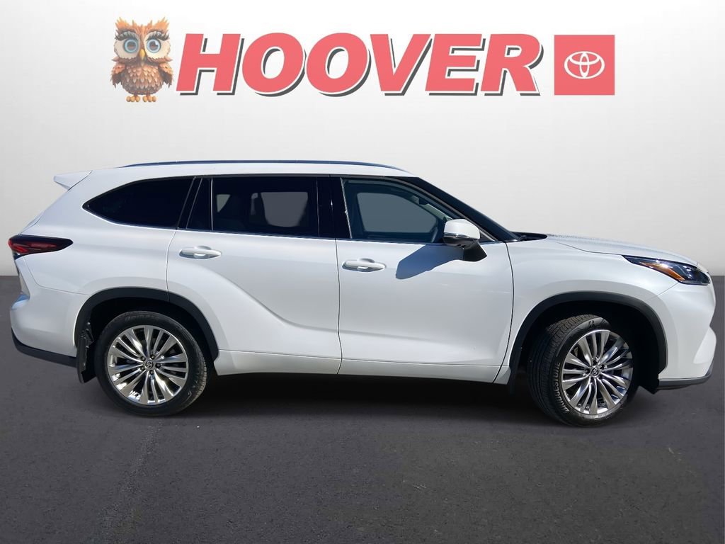 Used 2026 Toyota Highlander Limited image 2