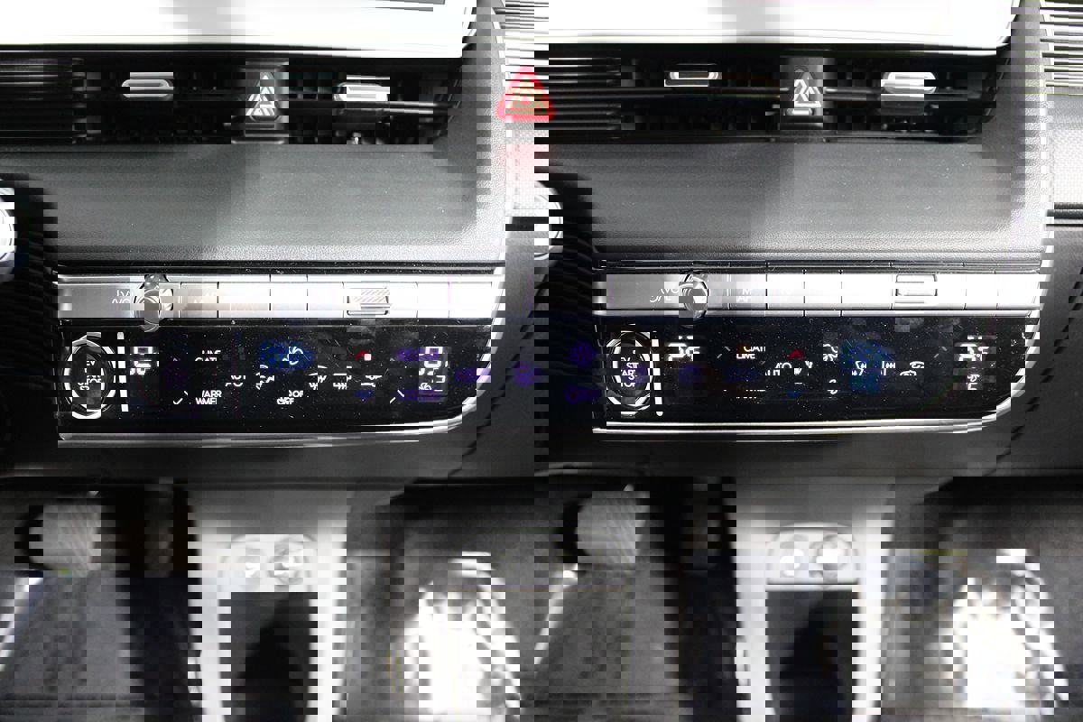 Used 2023 Hyundai Ioniq 5 Limited image 22