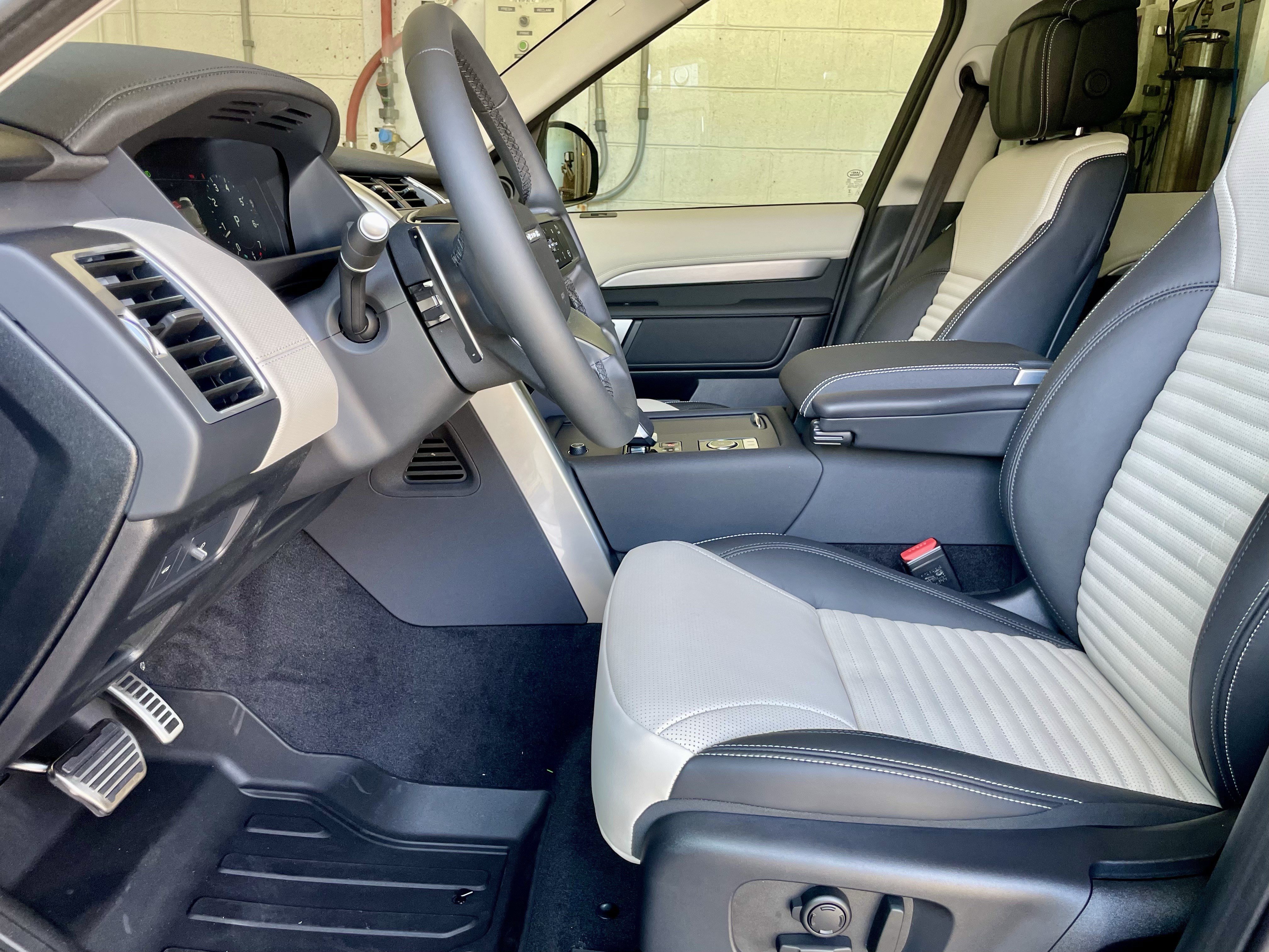 New 2026 Land Rover Discovery Dynamic SE AWD/4WD image 14
