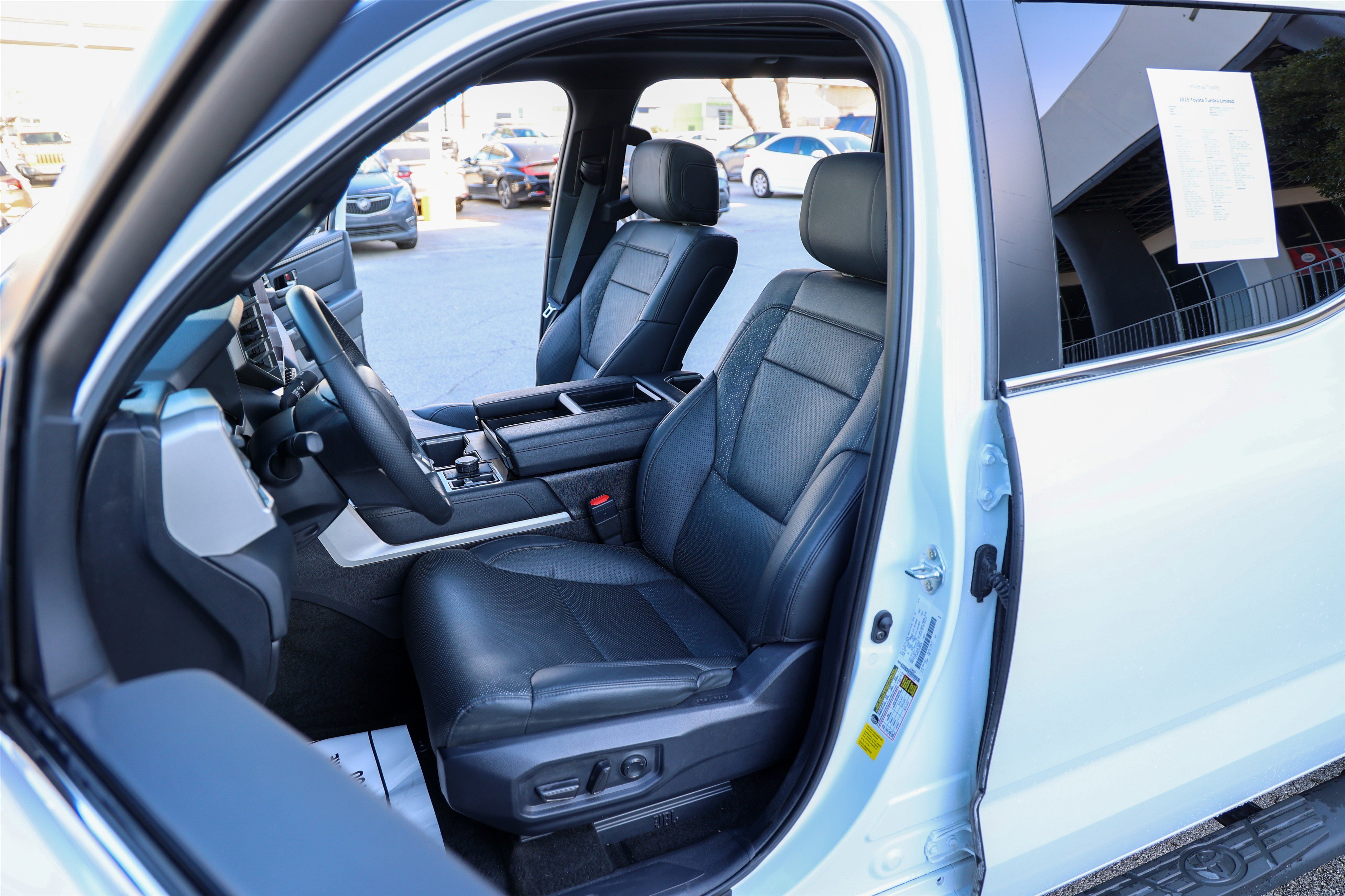 Used 2025 Toyota Tundra Limited image 34