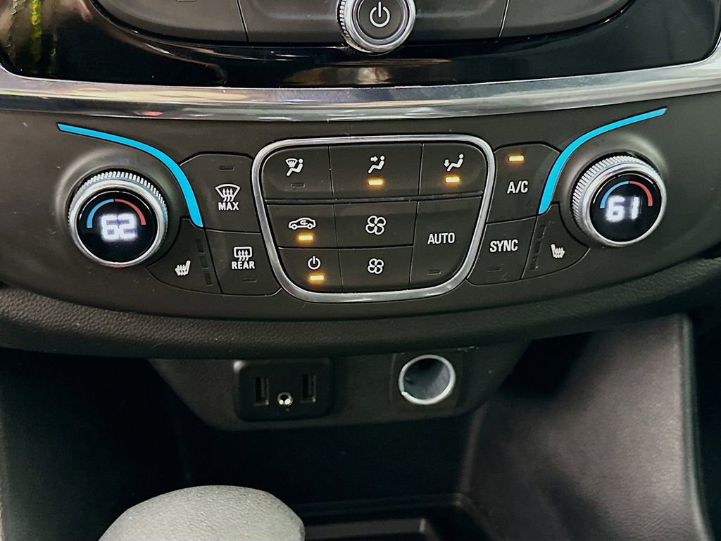 Used 2023 Chevrolet Traverse LT image 20