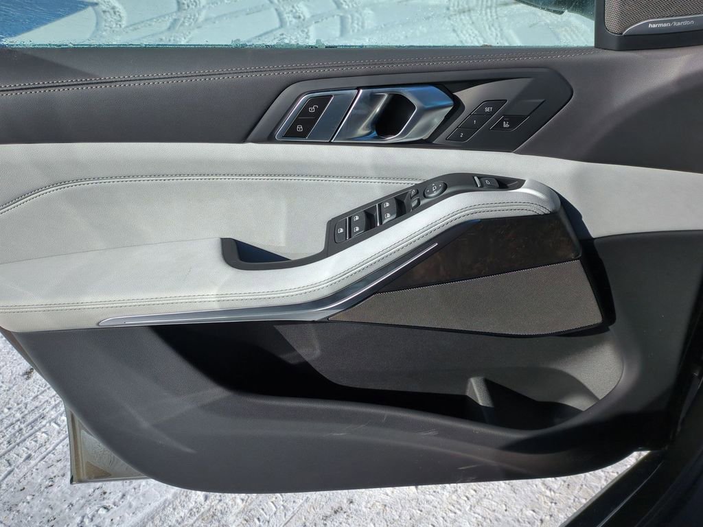 New 2026 BMW X5 xDrive40i w/ Climate Comfort Package image 10