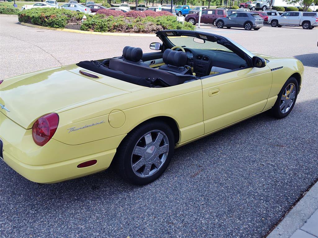 Used 2002 Ford Thunderbird Deluxe image 4