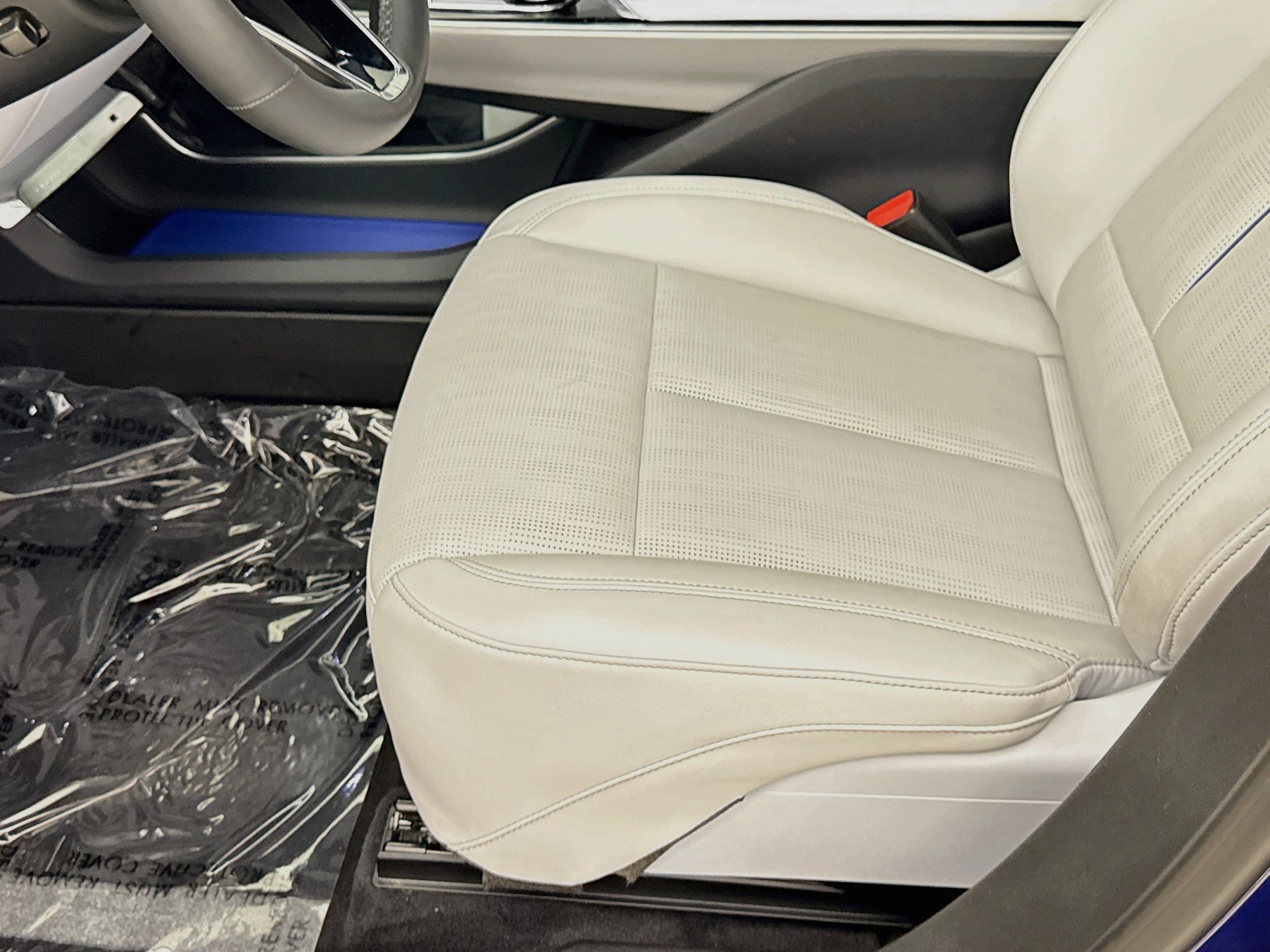 Used 2025 Cadillac Lyriq Sport RWD image 21