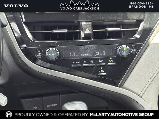Used 2022 Toyota Camry SE FWD image 18