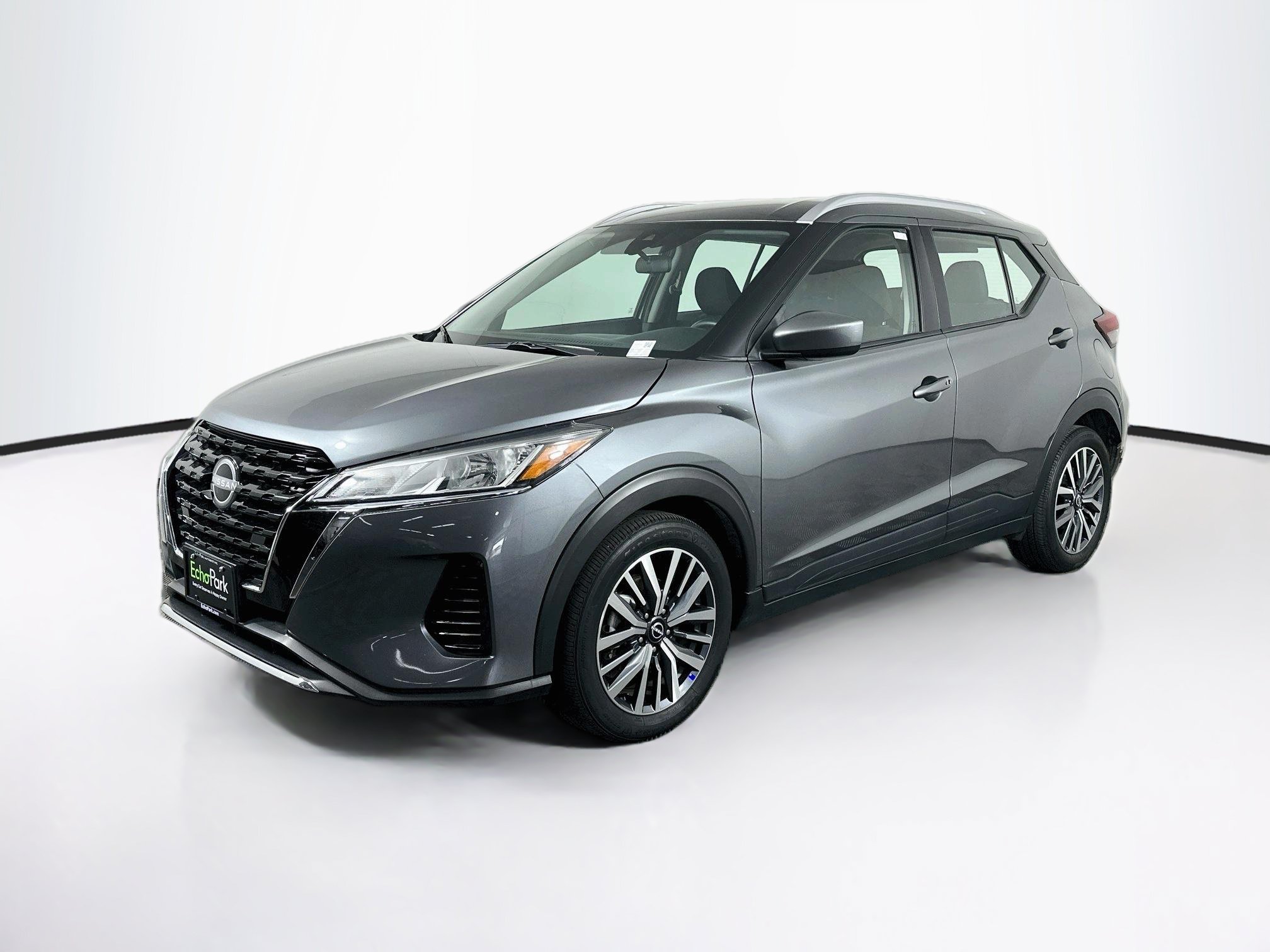 Used 2024 Nissan Kicks SV FWD image 3