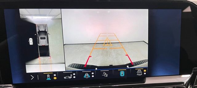 Used 2024 Chevrolet Silverado 2500 ZR2 w/ Technology Package image 37