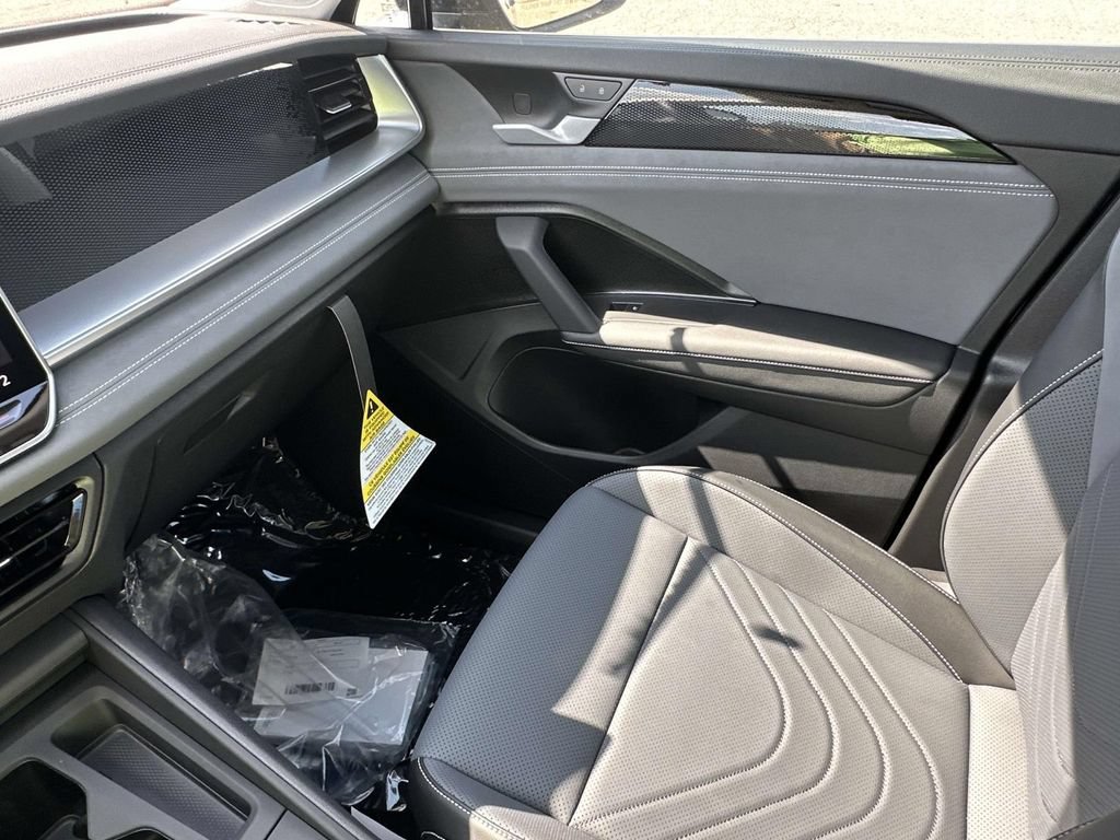 New 2026 Volkswagen Tiguan SE AWD/4WD image 25