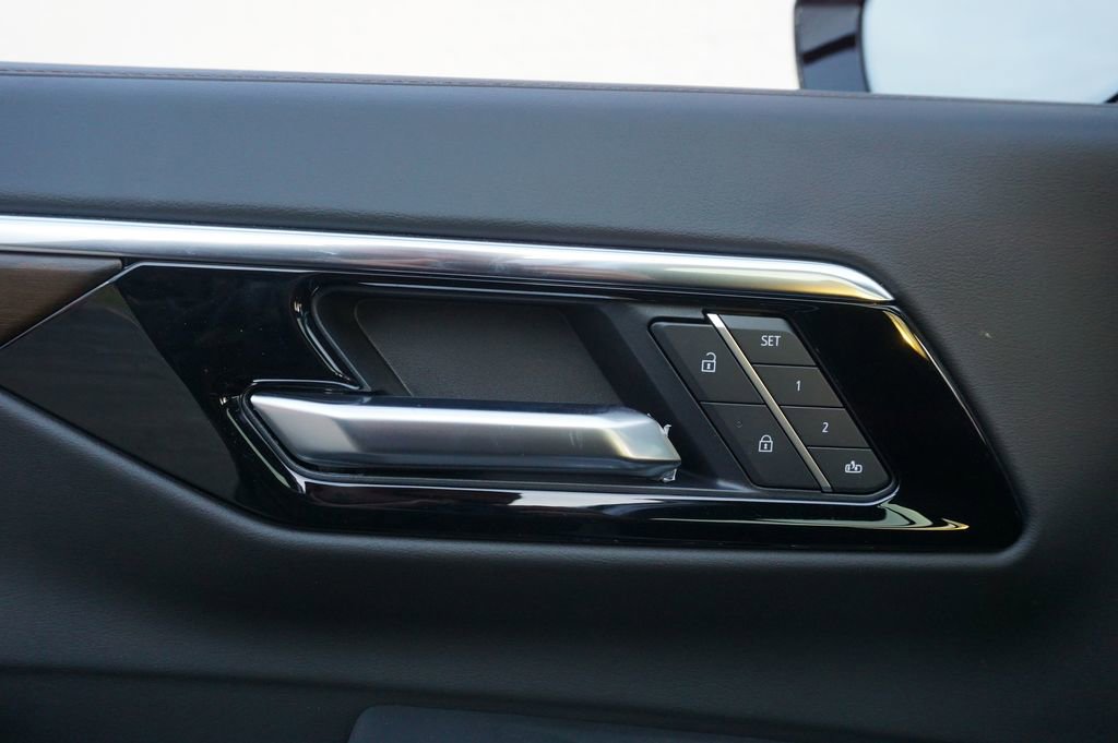 New 2026 Chevrolet Suburban High Country image 25