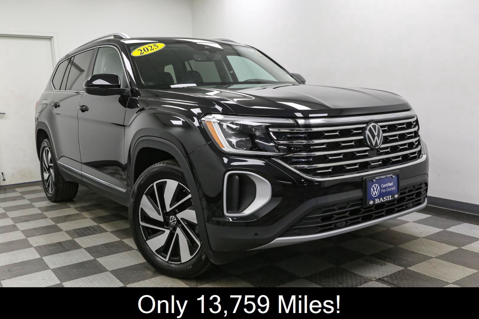 Certified 2025 Volkswagen Atlas SEL AWD/4WD image 3