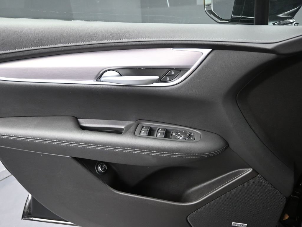 Certified 2025 Cadillac XT5 Luxury w/ LPO, Floor Liner Package image 16