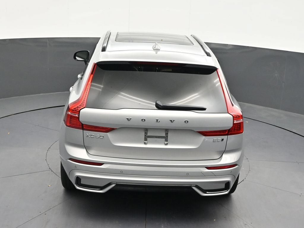 Certified 2024 Volvo XC60 B5 Plus AWD/4WD image 21