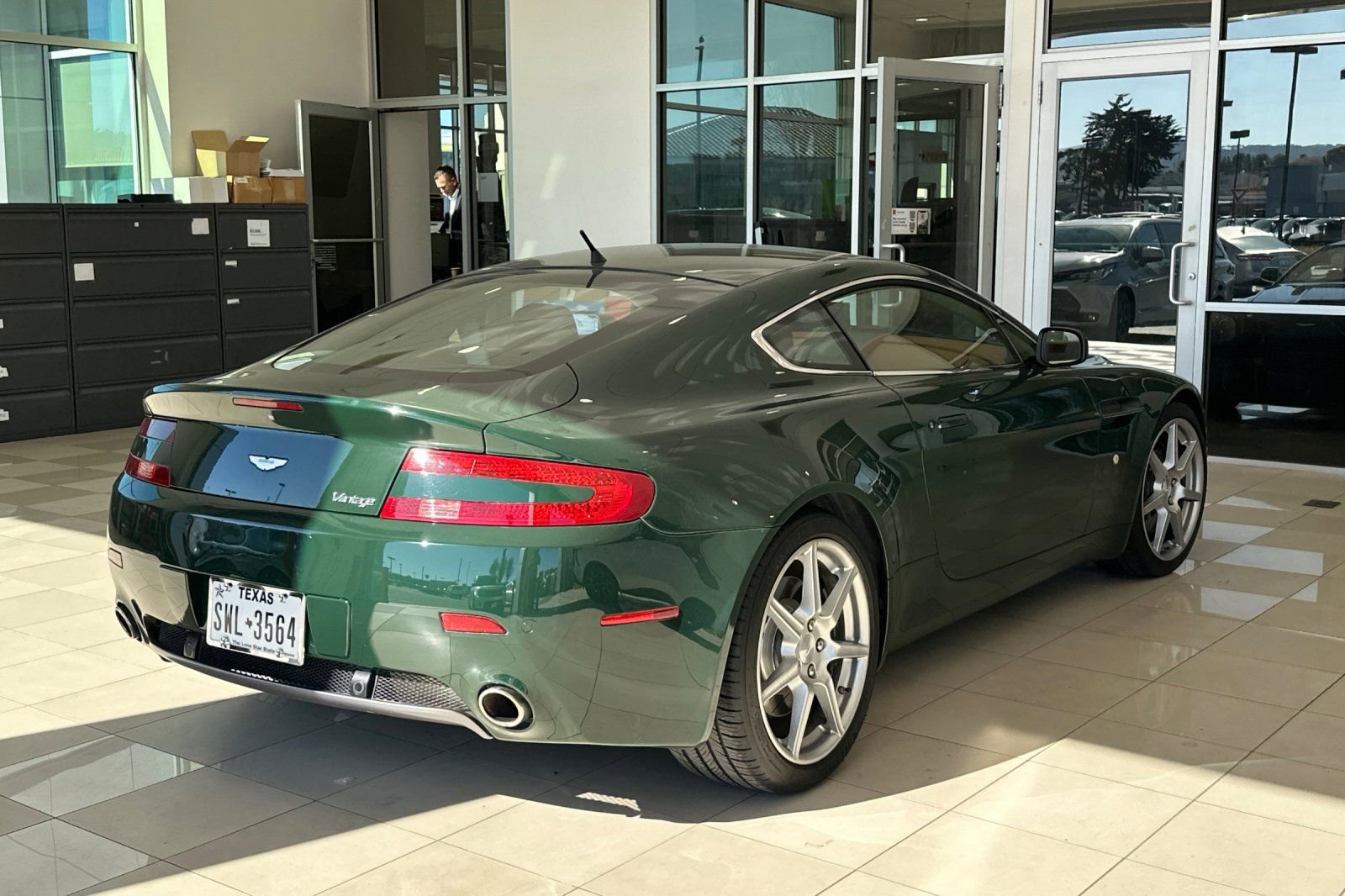 Used 2006 Aston Martin V8 Vantage Coupe image 3