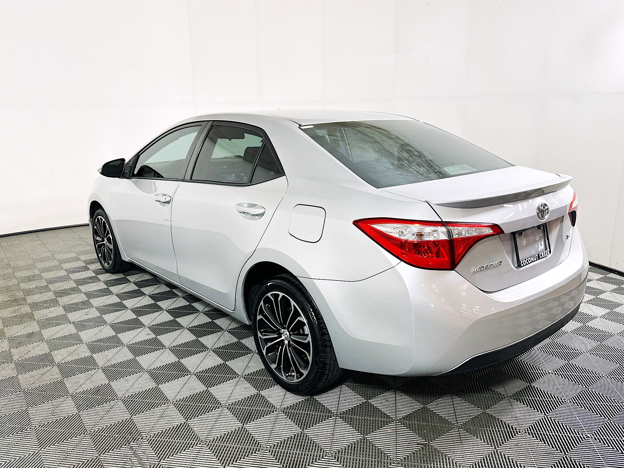 Used 2015 Toyota Corolla S image 5