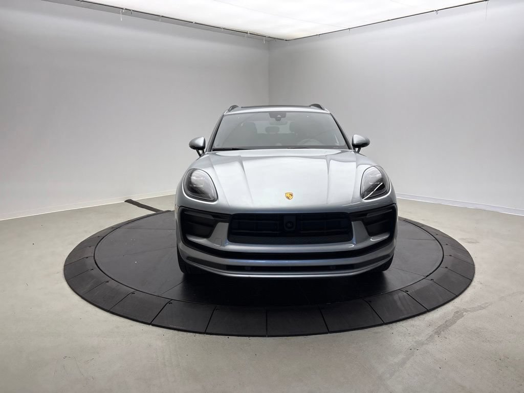 Certified 2023 Porsche Macan AWD/4WD image 10