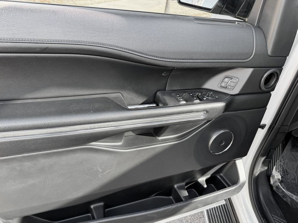 Used 2021 Ford Expedition XLT AWD/4WD image 13