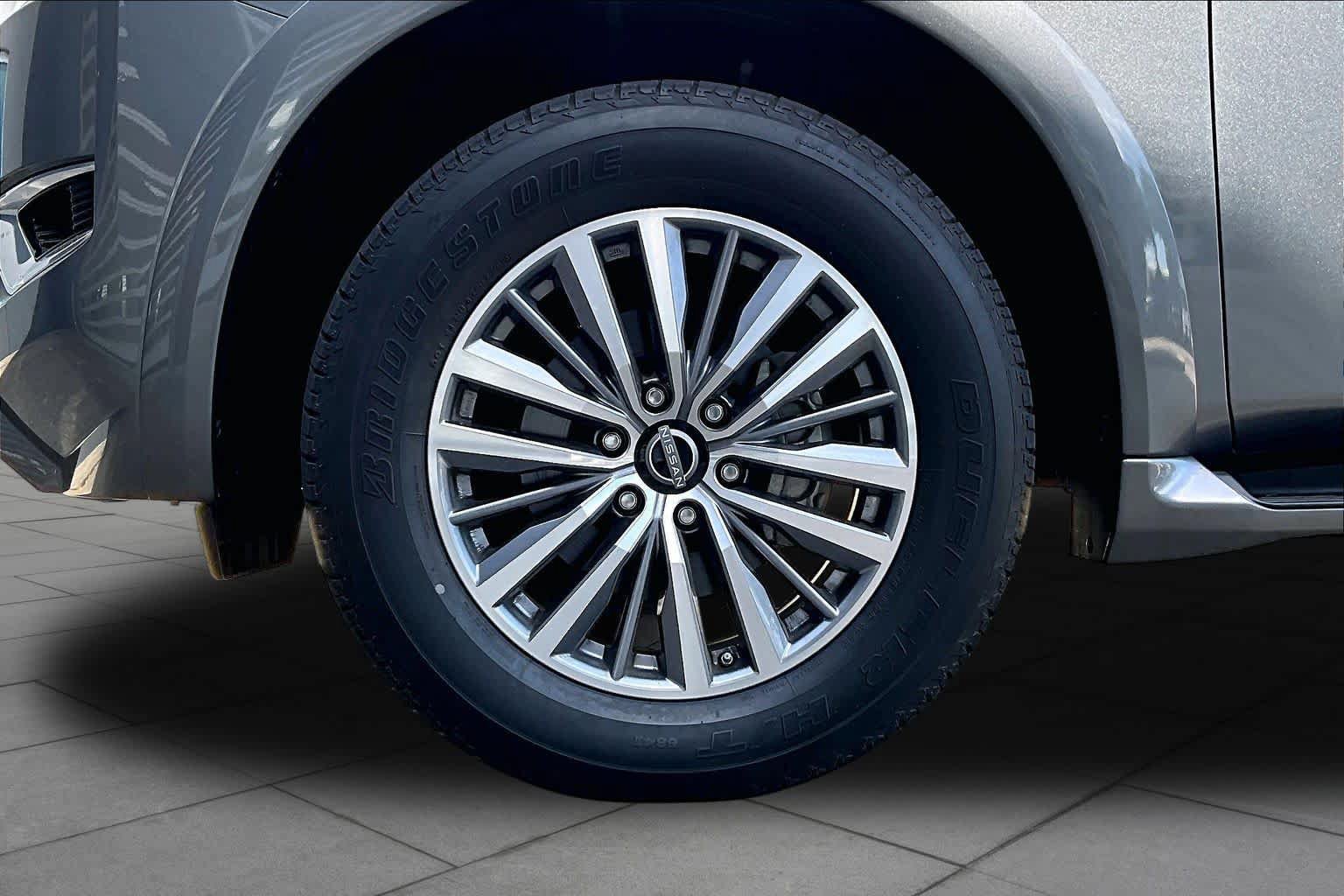 Used 2022 Nissan Armada SV w/ SV Appearance Package RWD image 11