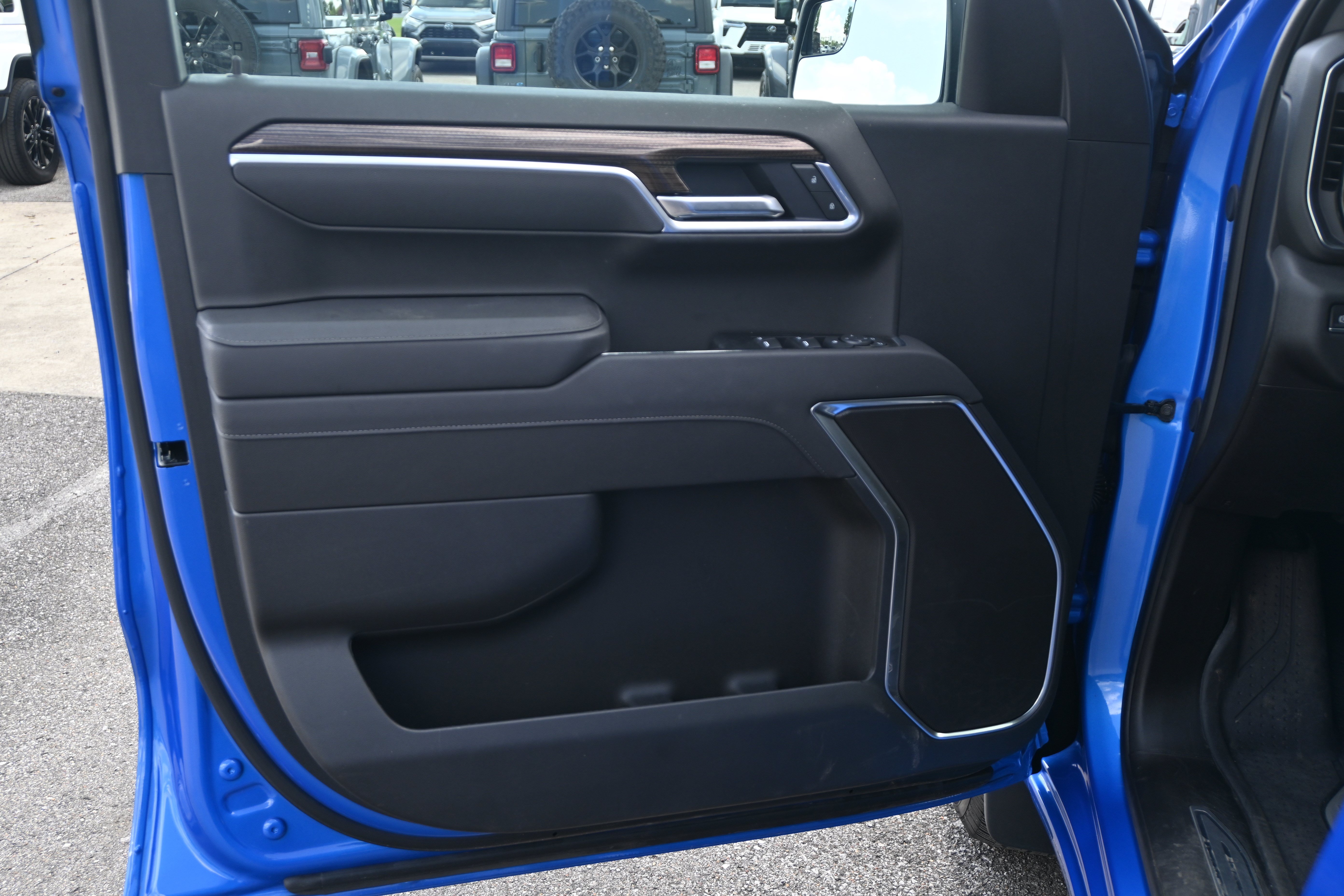 Used 2026 Chevrolet Silverado 1500 LT w/ LPO, Liner Protection Package AWD/4WD image 44