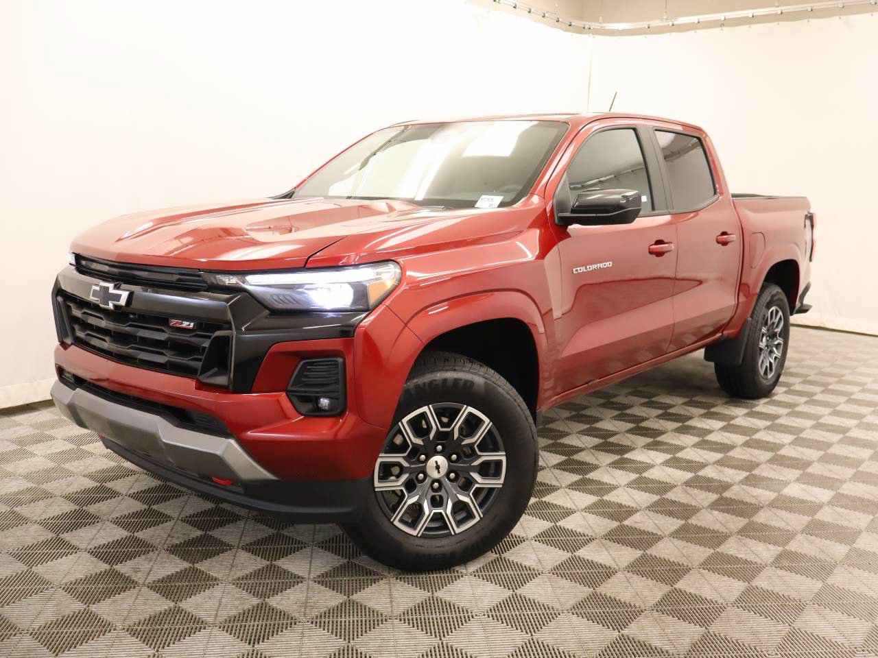 Used 2023 Chevrolet Colorado Z71 w/ Z71 Convenience Package 2 AWD/4WD image 1