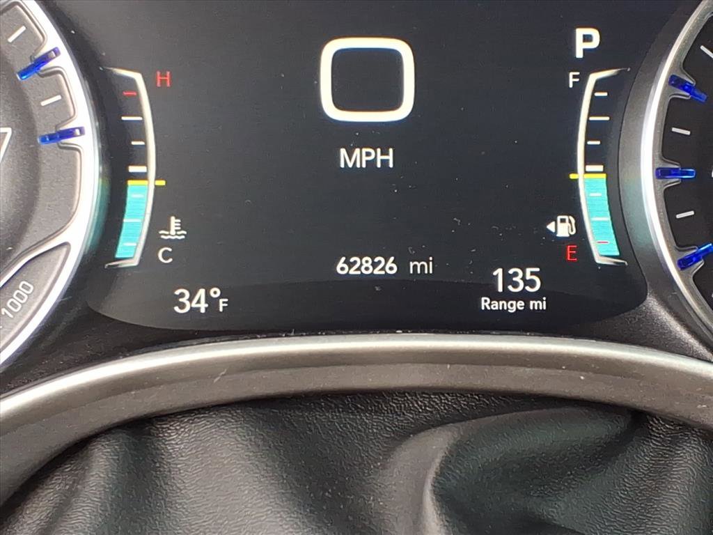 Used 2023 Chrysler Pacifica Touring-L image 30