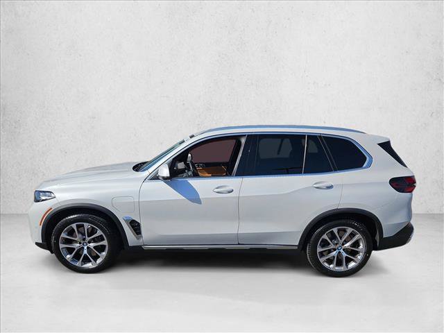 Used 2024 BMW X5 xDrive50e w/ Parking Assistance Package AWD/4WD image 9