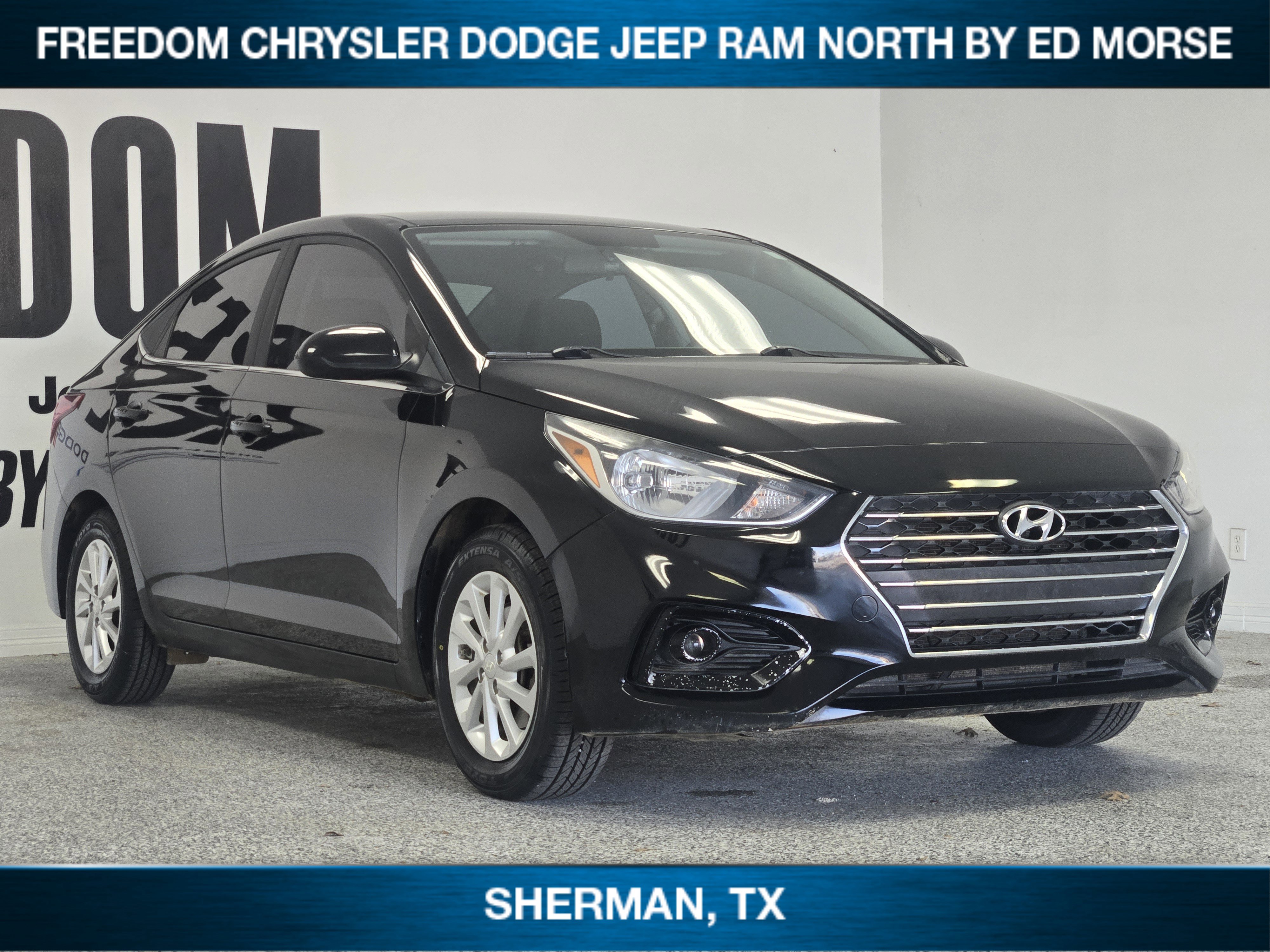 Used 2019 Hyundai Accent SEL image 2