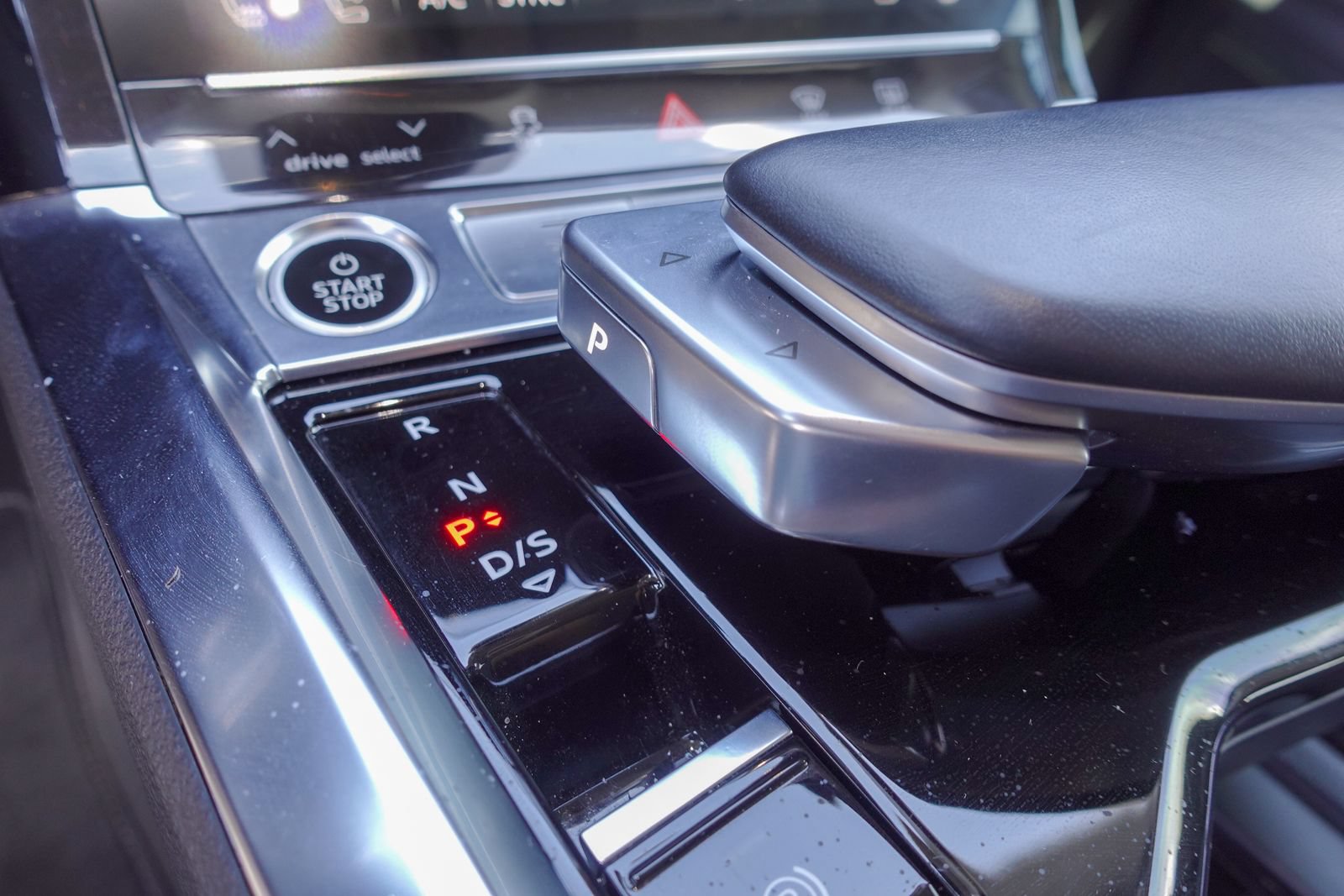 Used 2022 Audi e-tron Premium Plus w/ Premium Plus Package AWD/4WD image 21
