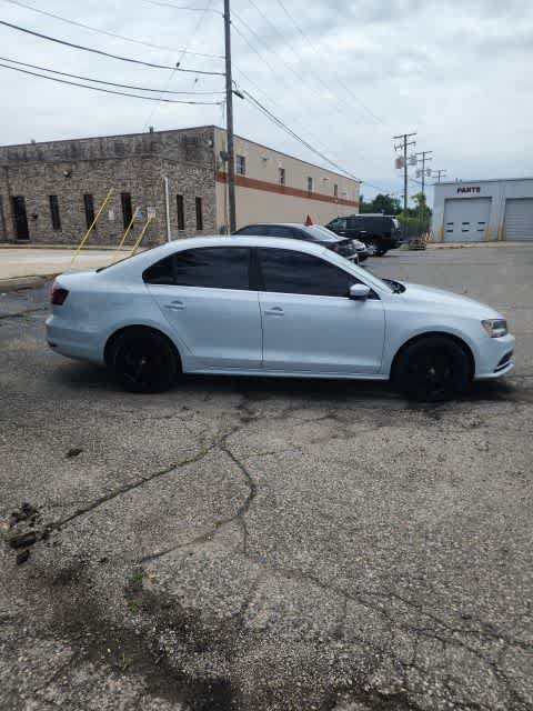 Used 2017 Volkswagen Jetta S w/ Jetta S Cold Weather Package FWD image 10