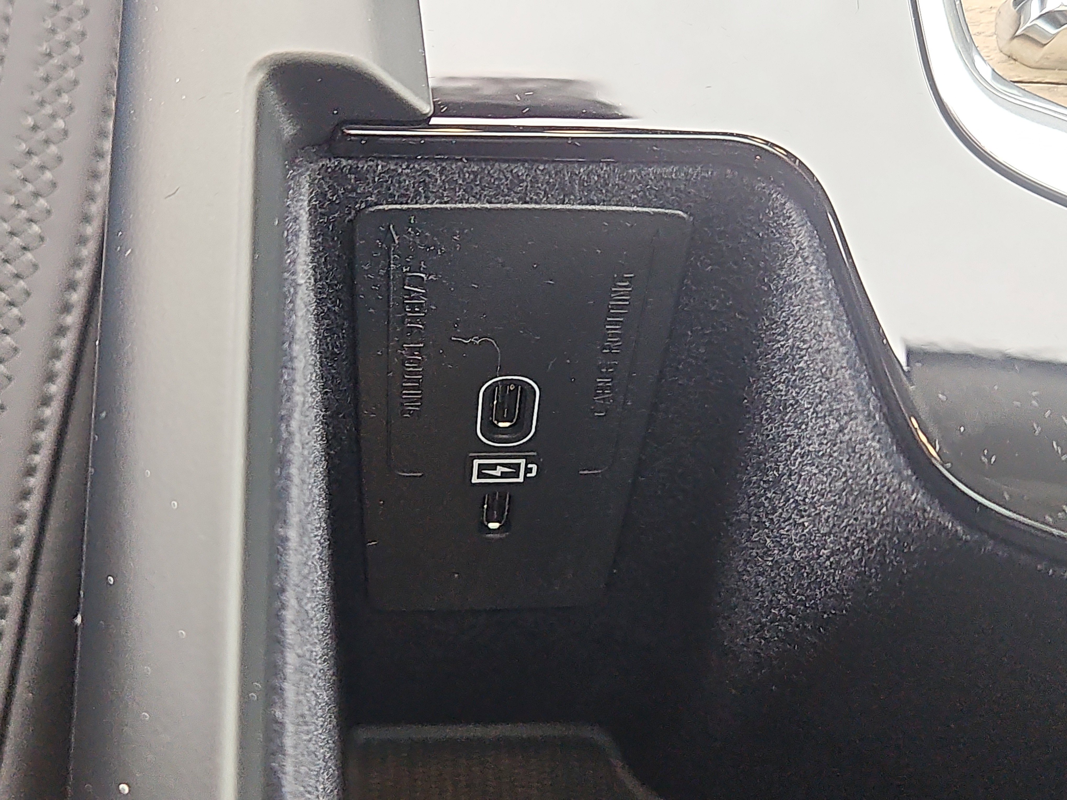 New 2026 Volvo XC60 B5 Plus w/ Protection Package Premier image 8