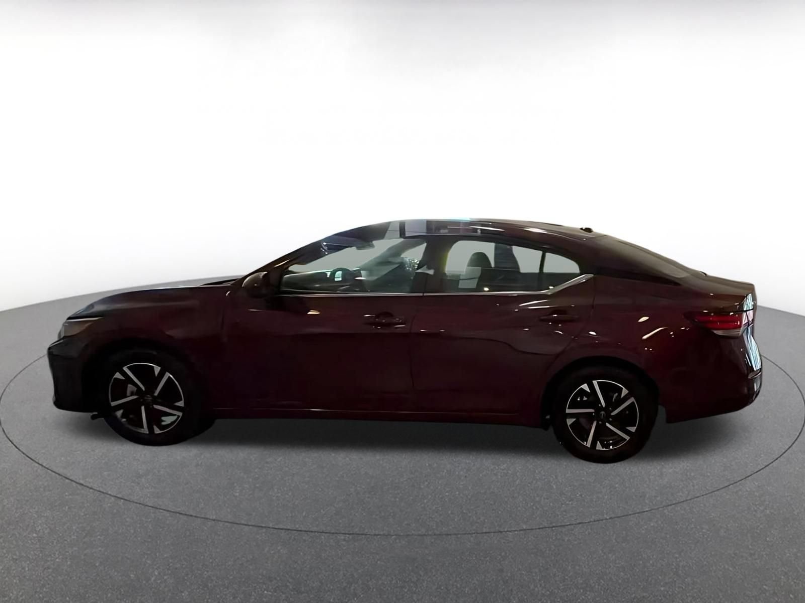 Used 2025 Nissan Sentra SV FWD image 4
