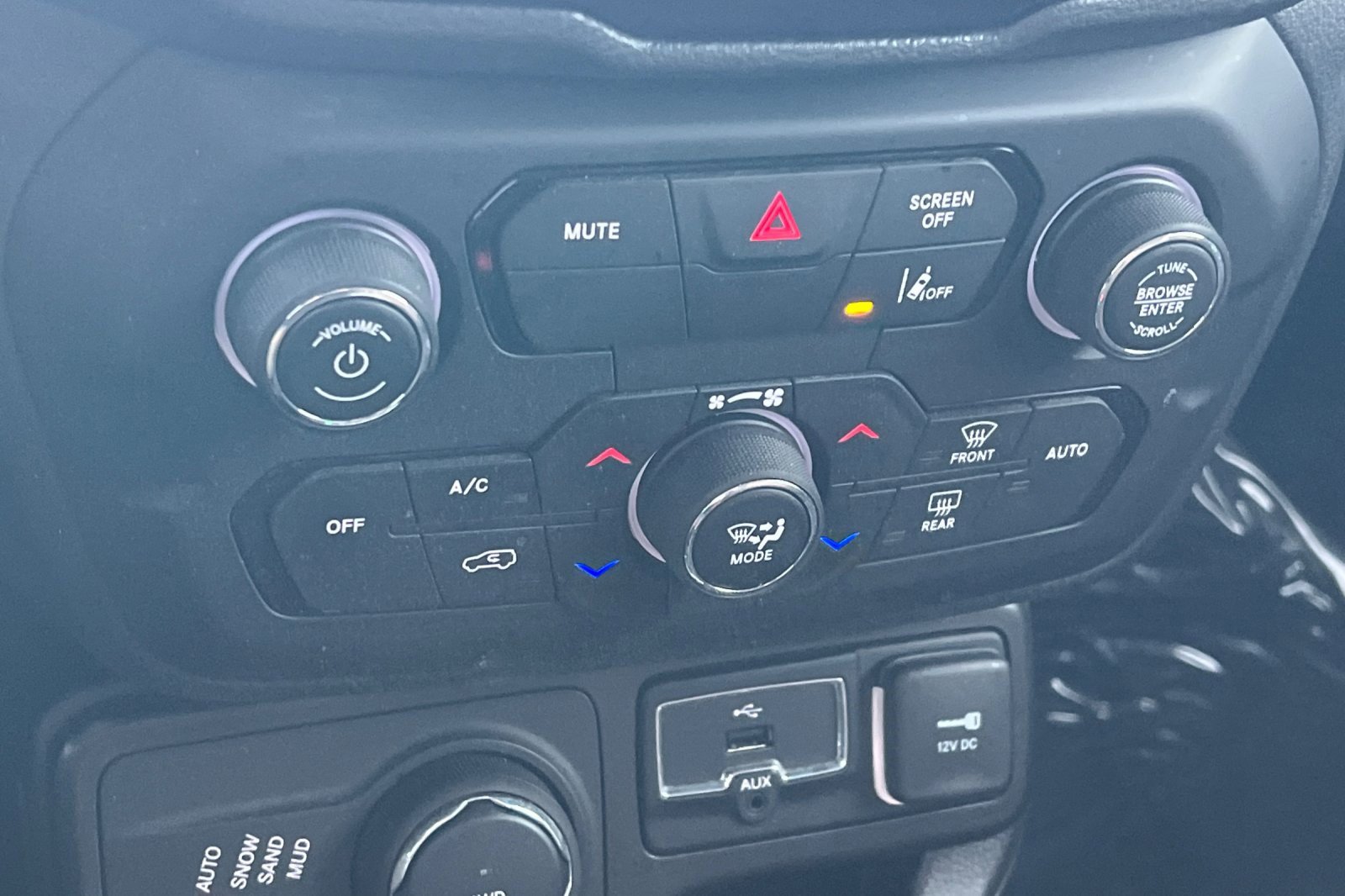 Used 2023 Jeep Renegade Latitude image 19