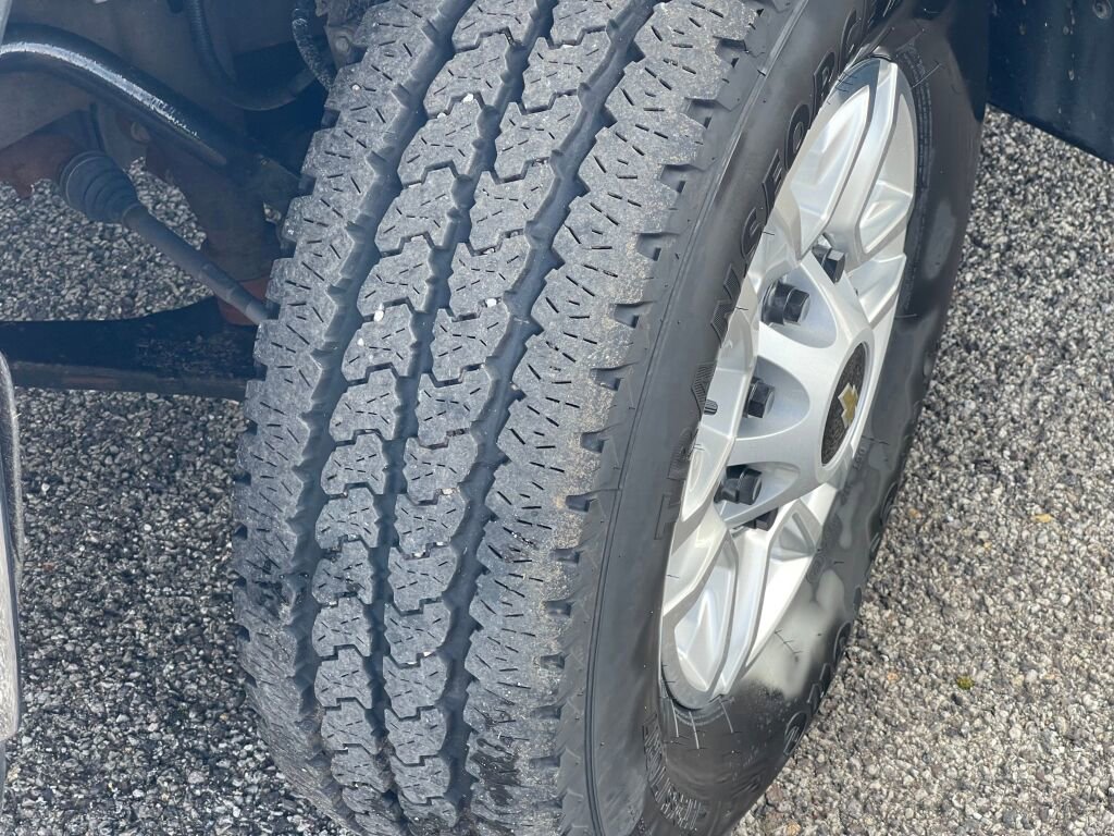 Used 2025 Chevrolet Silverado 2500 LT w/ Safety Package image 34