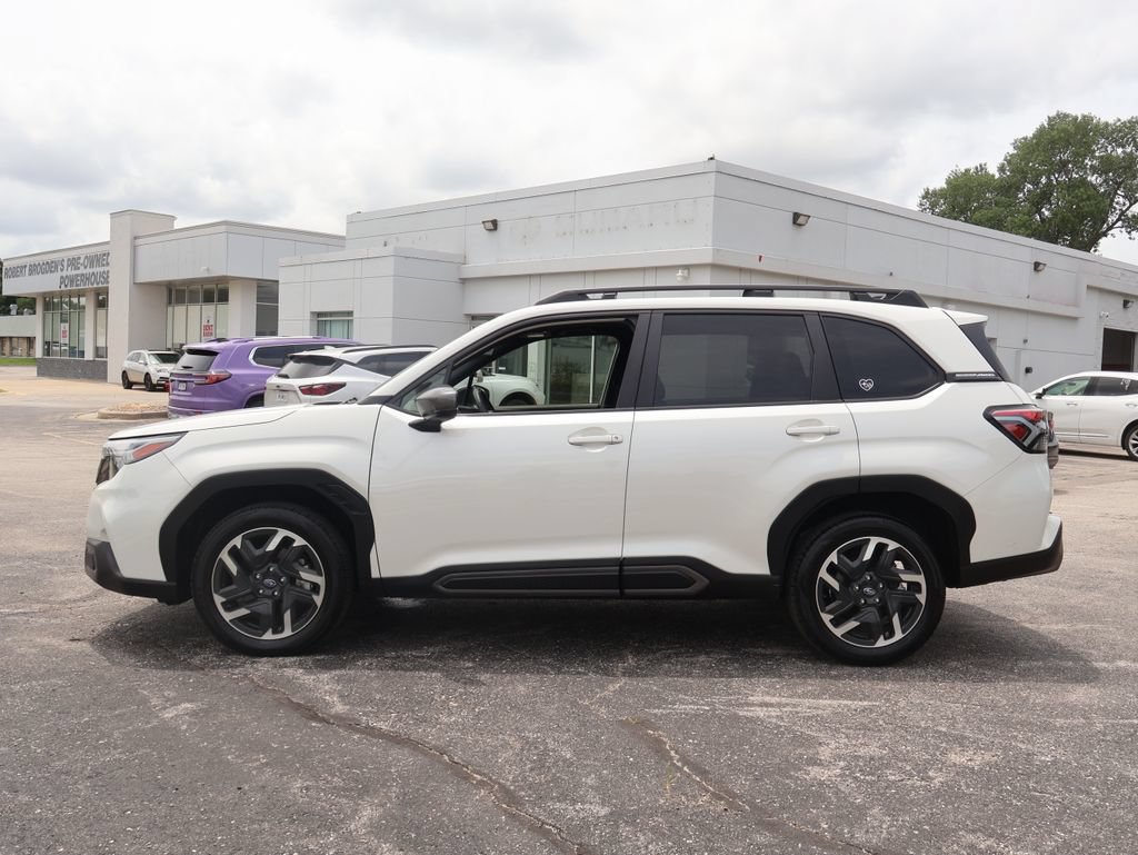 Used 2025 Subaru Forester Limited AWD/4WD image 4