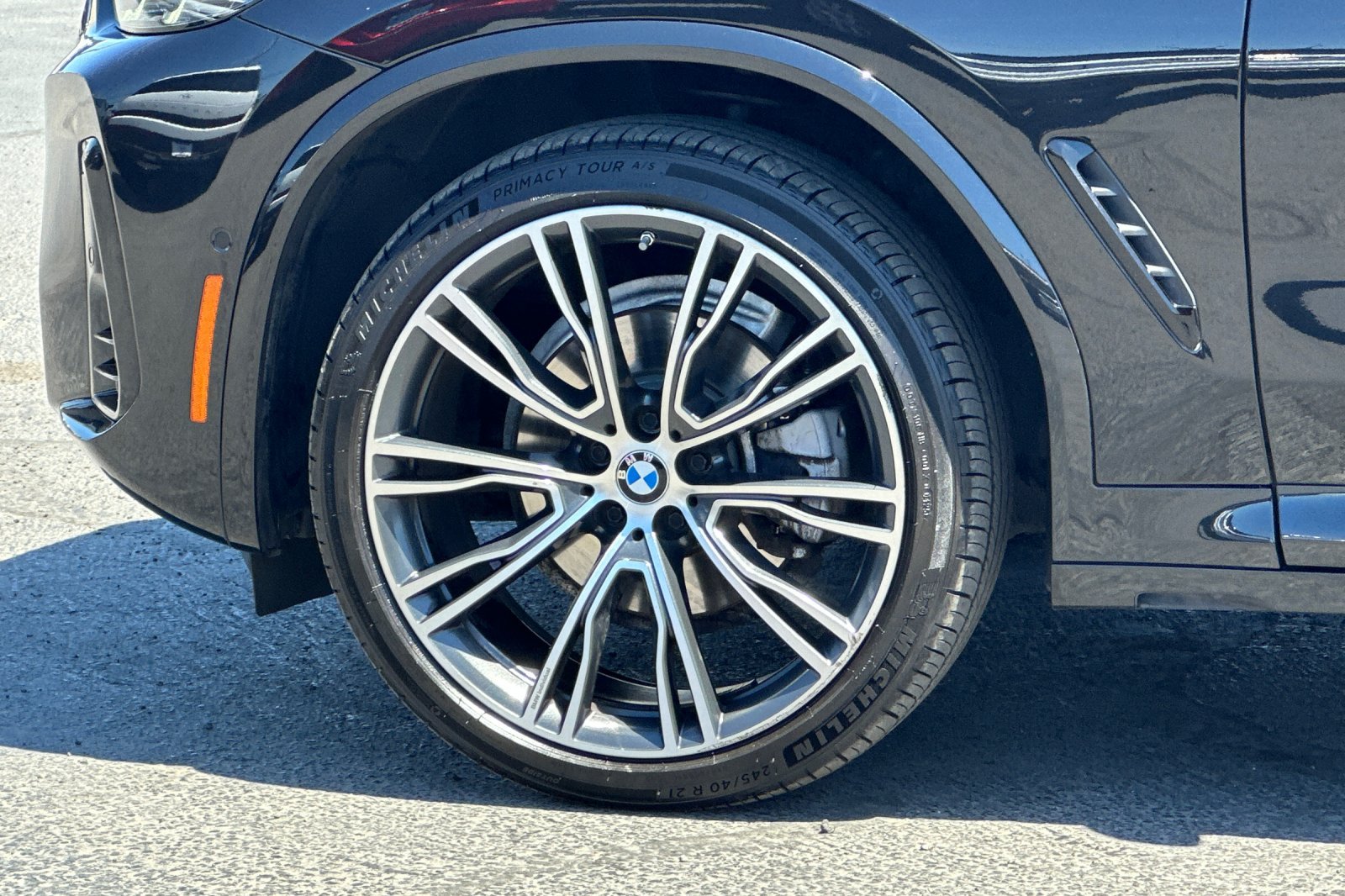 Used 2023 BMW X4 xDrive30i w/ M Sport Package AWD/4WD image 26