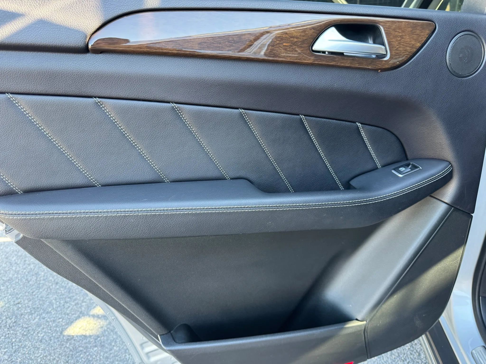 Used 2016 Mercedes-Benz GL 450 4MATIC image 17