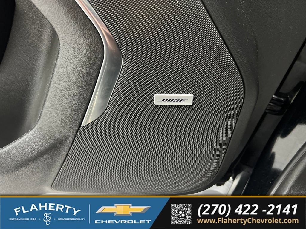 Used 2025 Chevrolet Suburban Z71 w/ Comfort Package AWD/4WD image 24