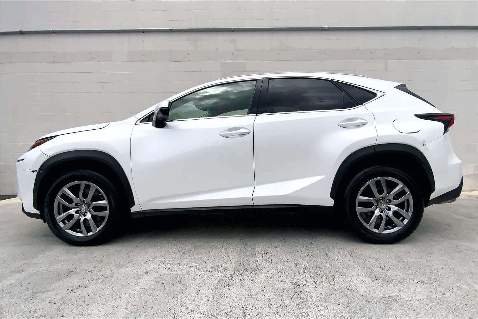 Used 2016 Lexus NX 200t FWD image 3