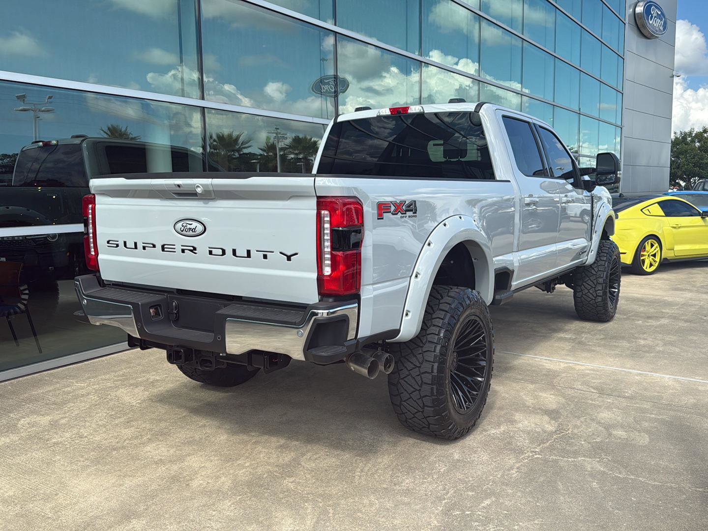 New 2026 Ford F250 Lariat w/ FX4 Off-Road Package image 3
