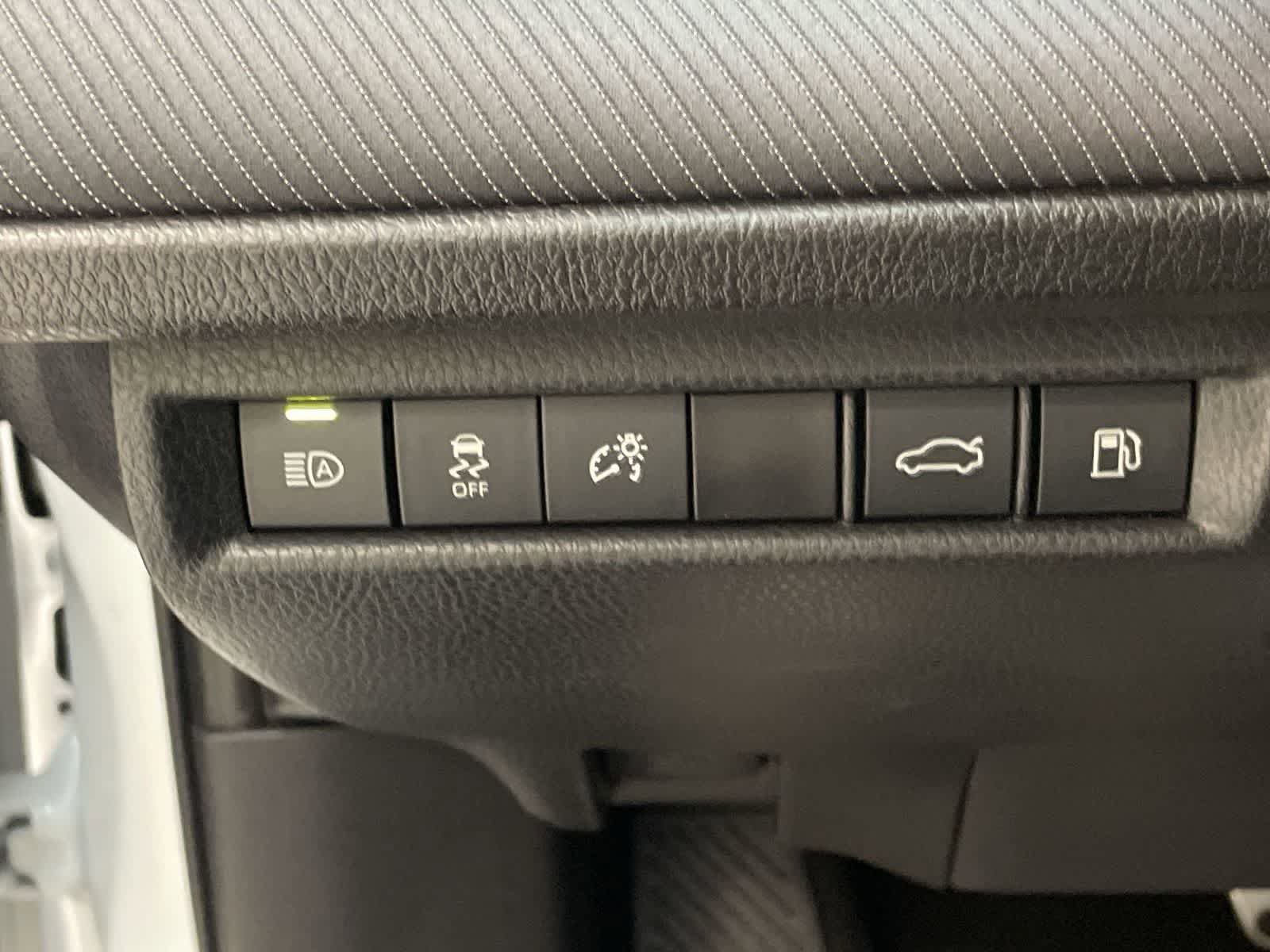 Used 2025 Toyota Camry SE FWD image 14