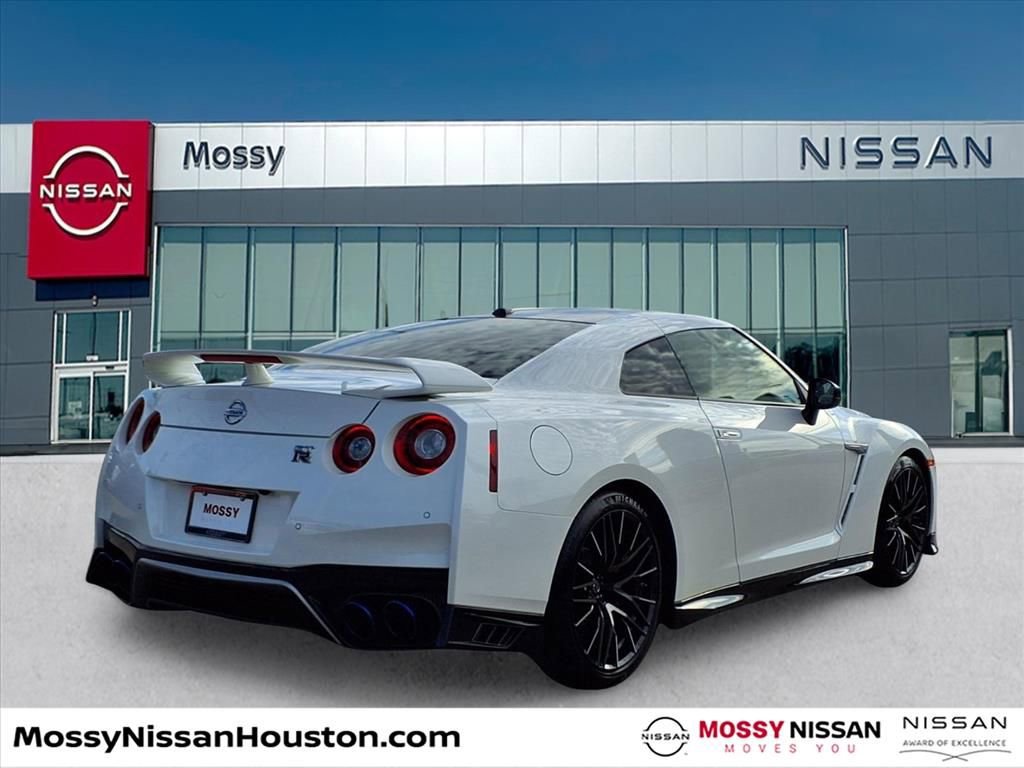 Certified 2021 Nissan GT-R Premium image 7