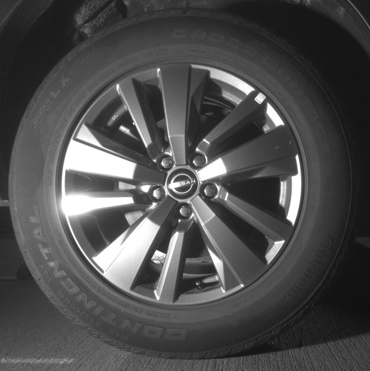 Used 2025 Nissan Pathfinder SV image 15